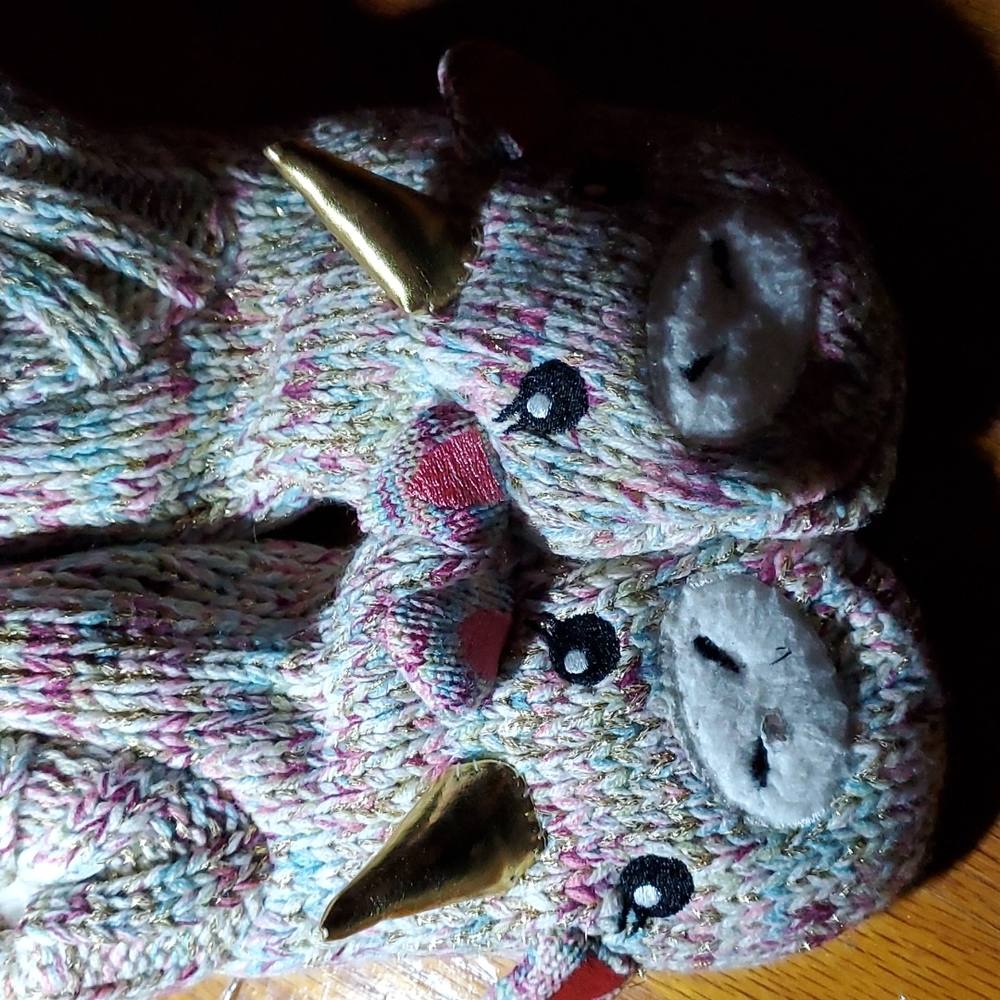 Slippers - Picture 2 of 3